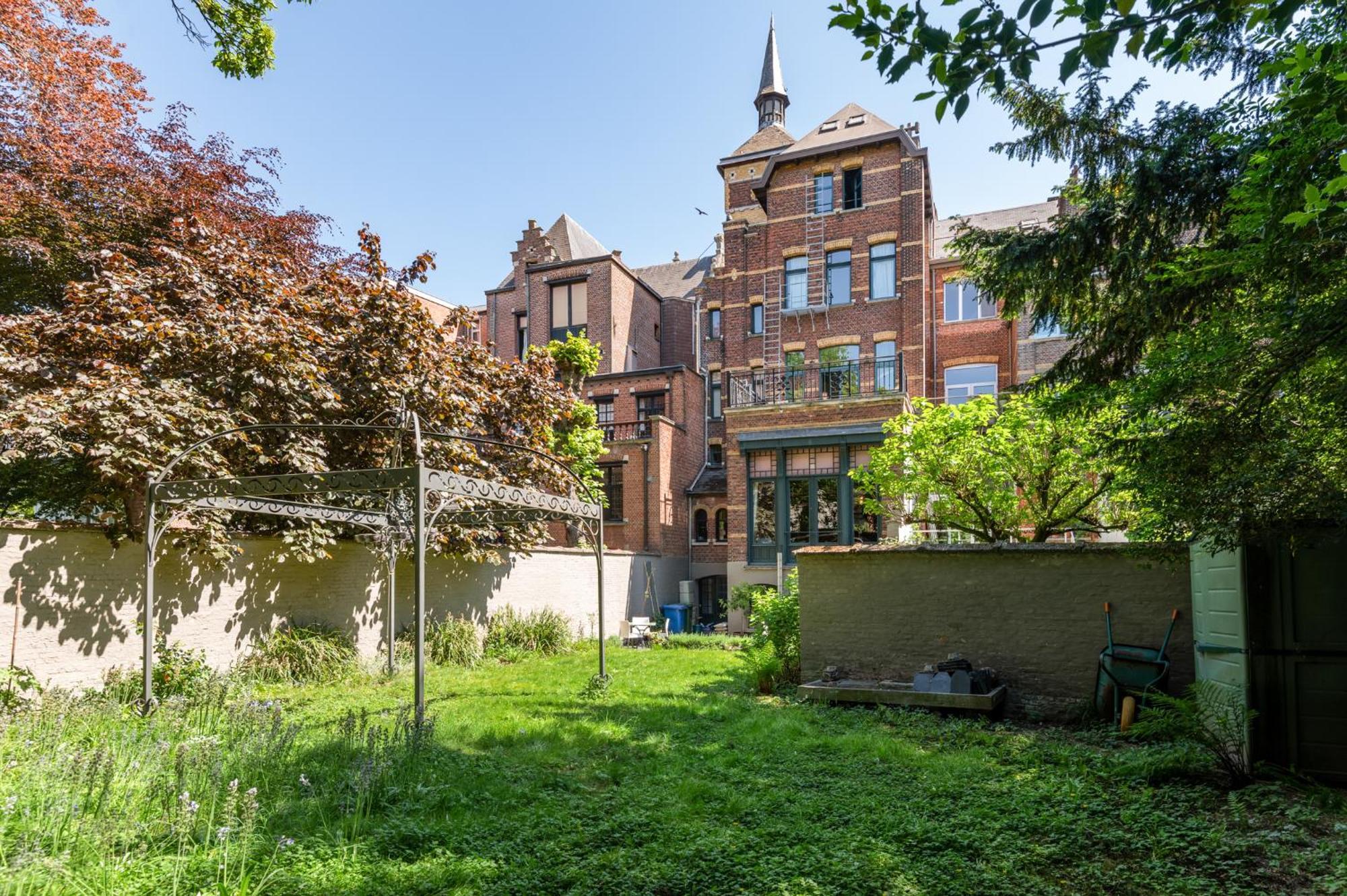 Baron Osy Second Street Appartement