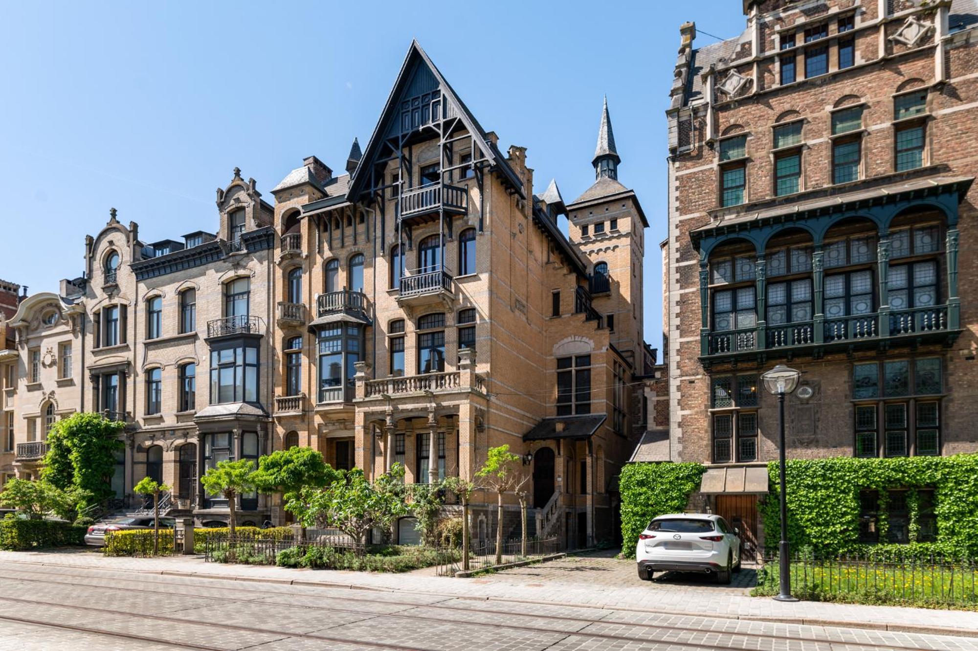 Baron Osy Second Street Antwerpen